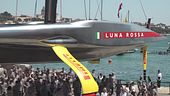 La nuova Luna Rossa vola sull'acqua