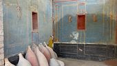 Pompei, scoperta una stanza blu