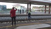 Mamma e figlia travolte dal treno