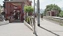 Pompei, disabile portato a braccia