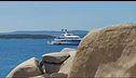 Yacht di cafoni assalta la spiaggia