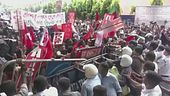 Assalto ai palazzi, caos Bangladesh