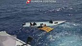 Naufragio migranti, 21 dispersi