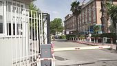 Muore in ospedale, botte ai medici