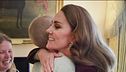 Kate abbraccia Liz, malata di cancro