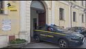 Paga i dipendenti 4 euro, arrestato
