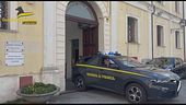 Paga i dipendenti 4 euro, arrestato