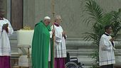 Papa, "Non dimentichiamo i poveri"