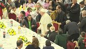 Il Papa a pranzo con i poveri