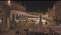 Folla ai mercatini, voglia di Natale