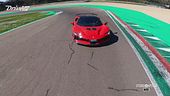 La prova a due della Ferrari SF90 XX Spider