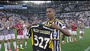 I saluti di Alex Sandro