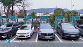 Auto elettriche vendite in folle