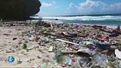 Plastica, il mondo si divide