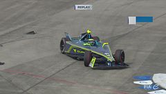 L'incidente di Di Grassi: subito out