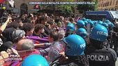 Convegno sulla natalità: scontri tra studenti e polizia