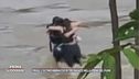 Friuli, l'ultimo abbraccio di tre ragazzi nella piena del fiume