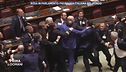 Rissa in Parlamento: figuraccia italiana nel mondo