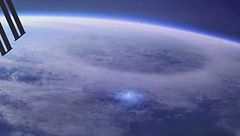 Ep. 9 - Un raggio blu nello spazio