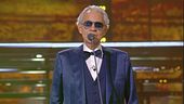 Andrea Bocelli in "Il mare calmo della sera"