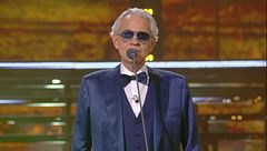 Andrea Bocelli in "Il mare calmo della sera"