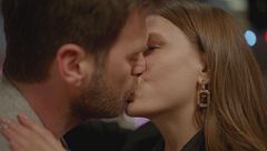 Il primo bacio di Aslan e Devin