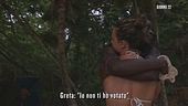 Un abbraccio tra Greta e Khady
