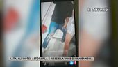 Kata, all'Hotel Astor urla e risse e la voce di una bambina