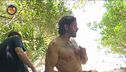 Samuel e Stoppa prova ad accendere il fuoco