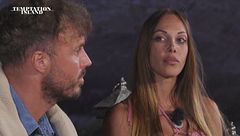 Vittoria e Alex: il falò di confronto anticipato