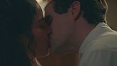 Il primo bacio tra Lope e Vera