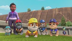 La squadra costruisce una diga altissima / La squadra costruisce un orto a prova di scoiattolo