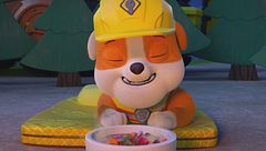 La squadra costruisce un parcheggio / La squadra costruisce un campeggio