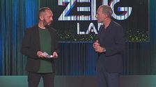 Aurelio Sechi e il cubo di Rubik a Zelig Lab 2024