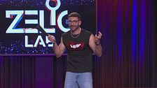 Emilio Scuto contro gli uomini a Zelig Lab 2024