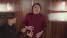 Theo ha un attacco di panico