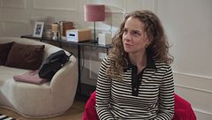 Theo affronta Stella