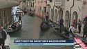 Tanti turisti ma anche tanta maleducazione
