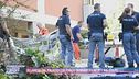 Si lancia dal palazzo con il figlio in braccio: morti sul colpo