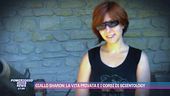 Giallo Sharon: la vita privata e i corsi di Scientology