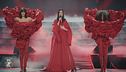 Laura Pausini in "Io si"