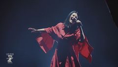Laura Pausini in "Sorella terra"