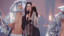 Laura Pausini in "Non c'è"