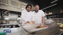 Max Angioni e il lavoro da ristoratore