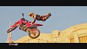 Tra Freestyle motocross e solidarietà a Milano Centrale