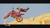 Tra Freestyle motocross e solidarietà a Milano Centrale