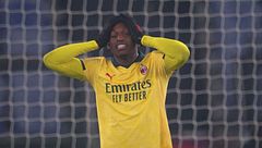 Leao spara alle stelle: guarda l'errore che "elimina" il Milan