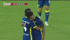 Gol pazzesco di Sarr: tunnel e 60 metri coast to coast