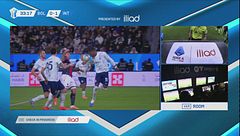 Mani di Bisseck in area: il Var concede il rigore al Bologna