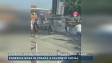 Caserta, da solo accerchiato da una baby gang
